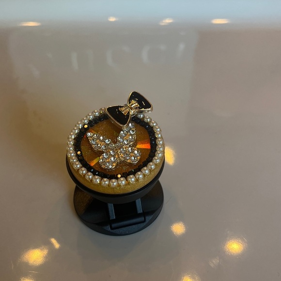 Gold and Black Pearl Pop Socket - Picture 5 of 5